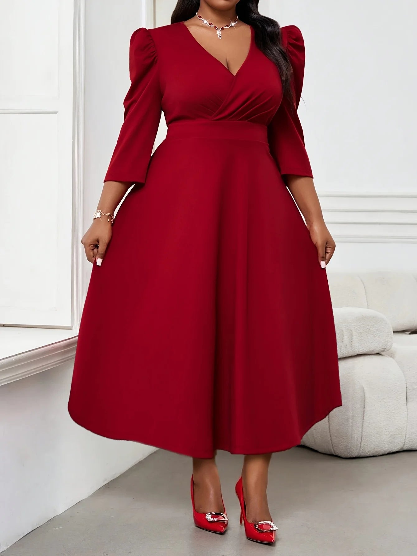 Elegant red dress three-quarter sleeves