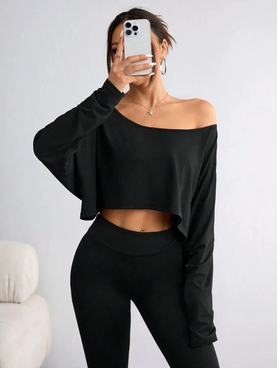 Black Long Sleeve Crop Top
 T-shirt Casual Asymmetrical Neck Strapless