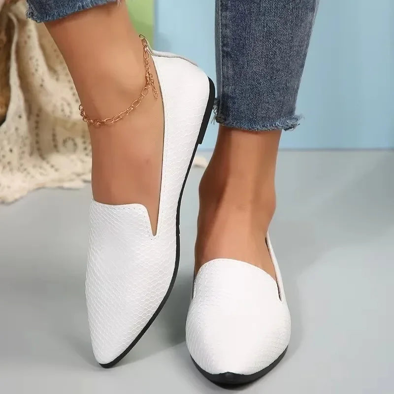 Vintage leather pointed flat  leather shoes