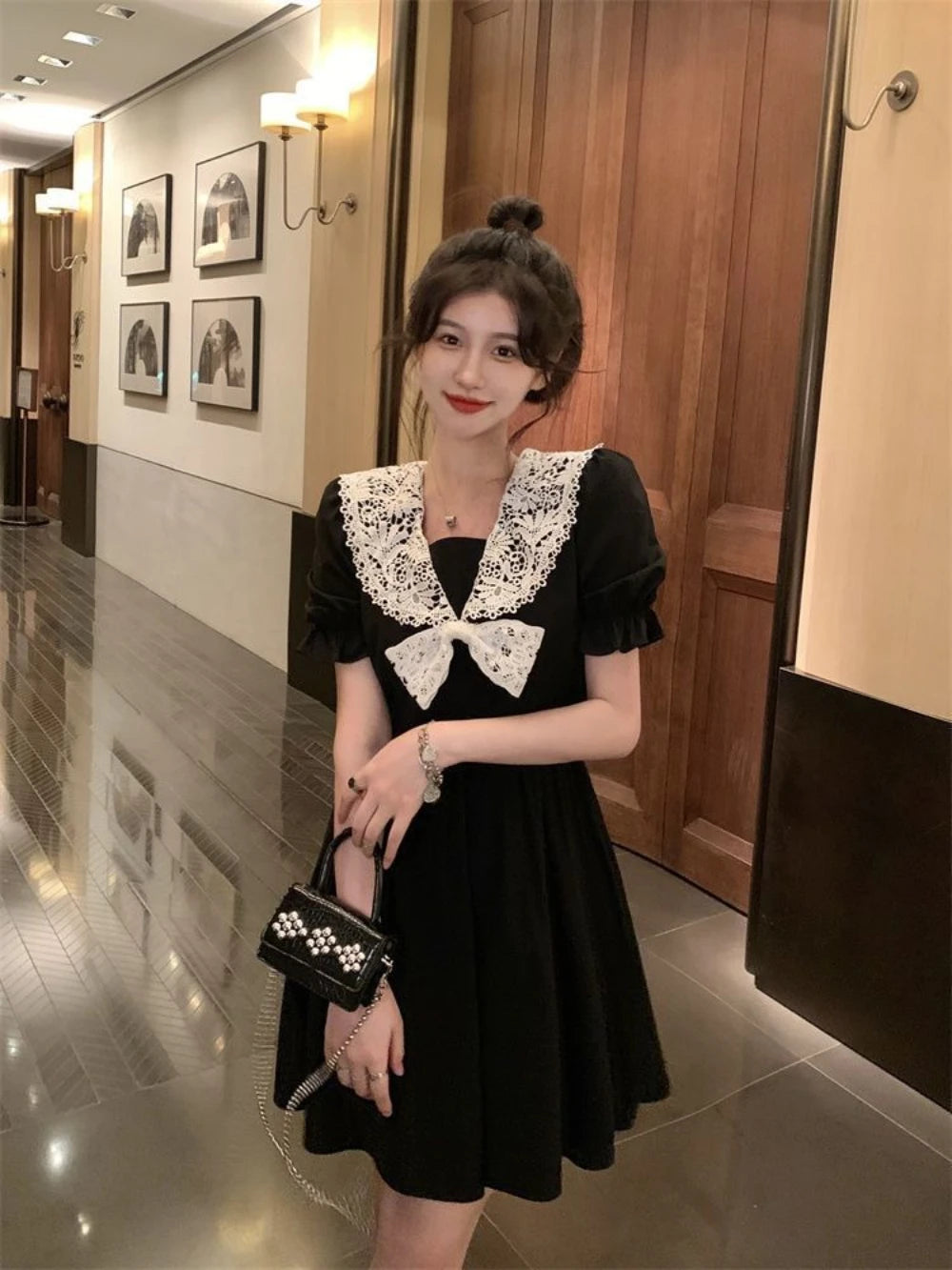 Short Sleeve Contrast Color Black Dresses