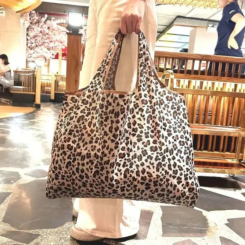 Large Capacity Leopard Print Hand Folding Handbag