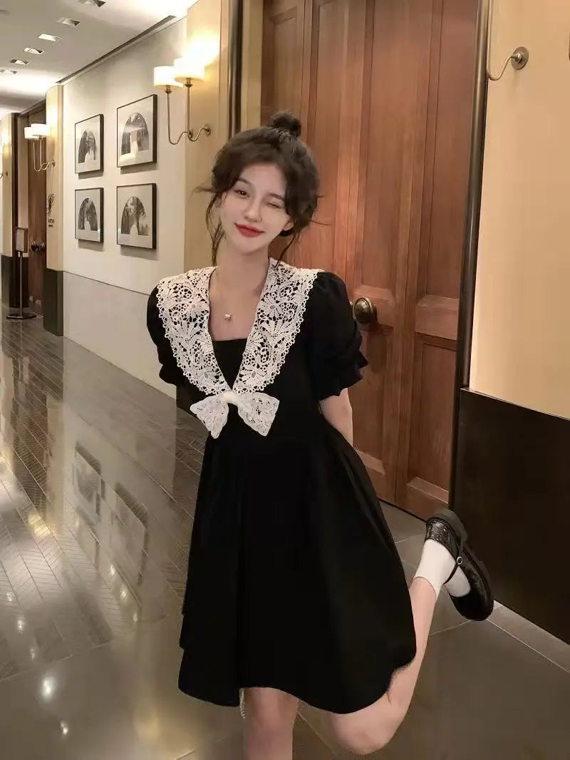 Short Sleeve Contrast Color Black Dresses