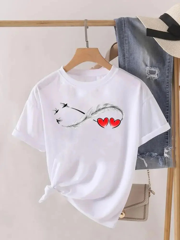 Love Heart Feather Graphic T-shirts