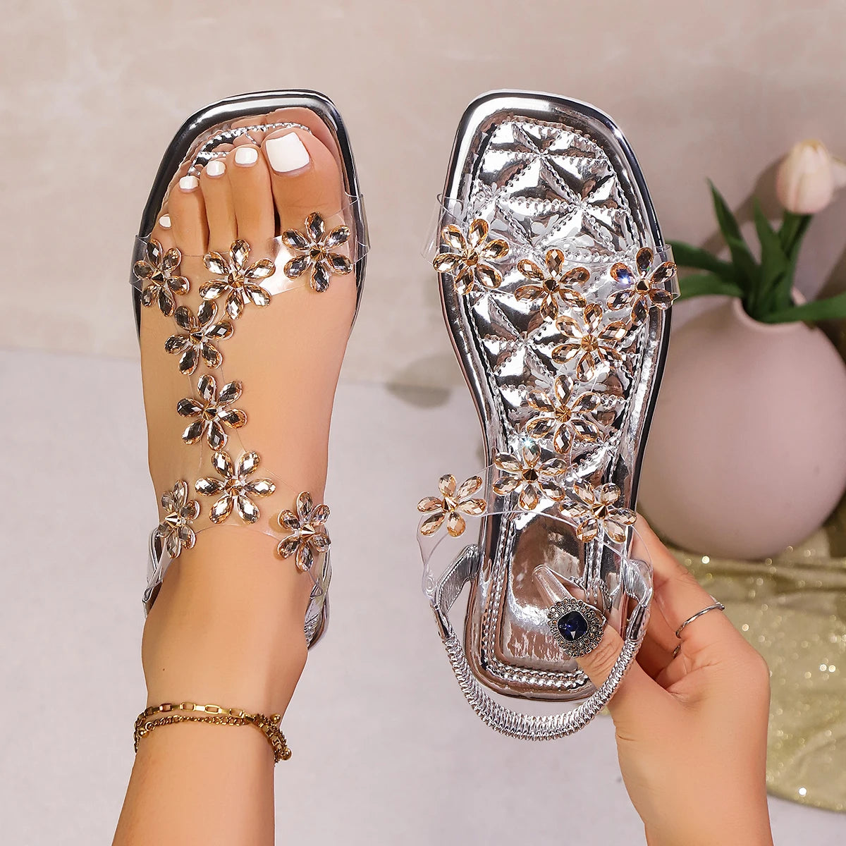Women's square-toe flat sandals,  floral decorations