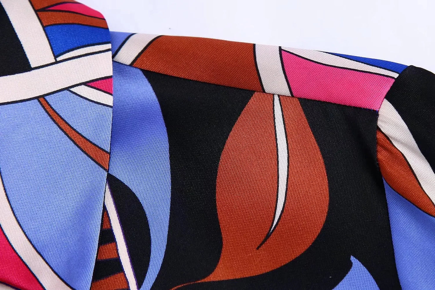 Long Sleeve Geometric Print