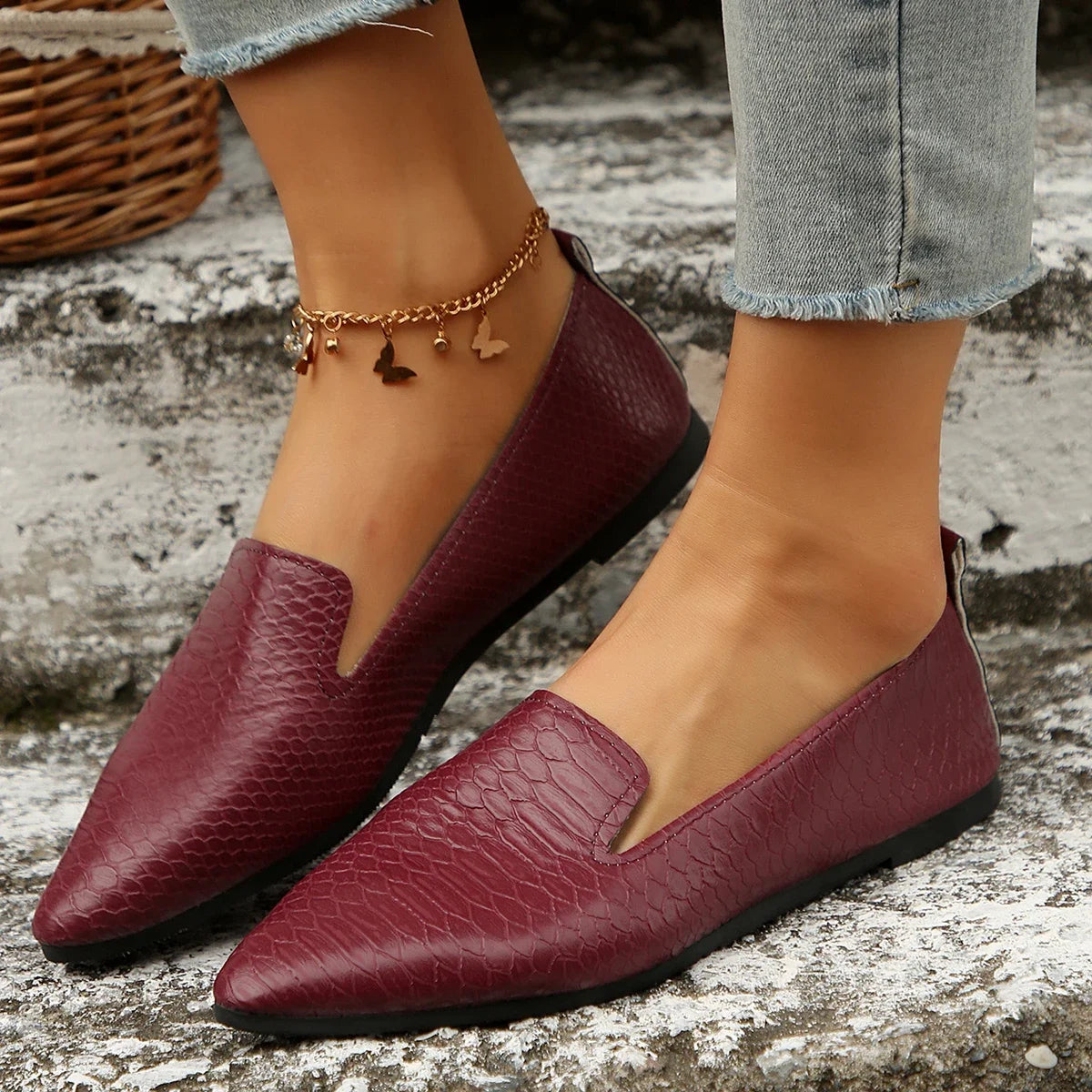 Vintage leather pointed flat  leather shoes