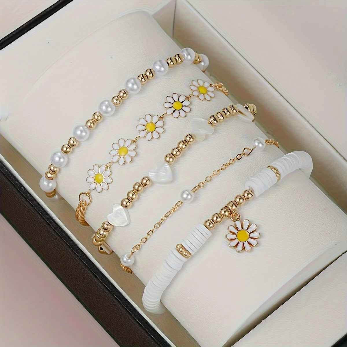 Daisy Flower Pendant Faux Pearl Bracelet Set