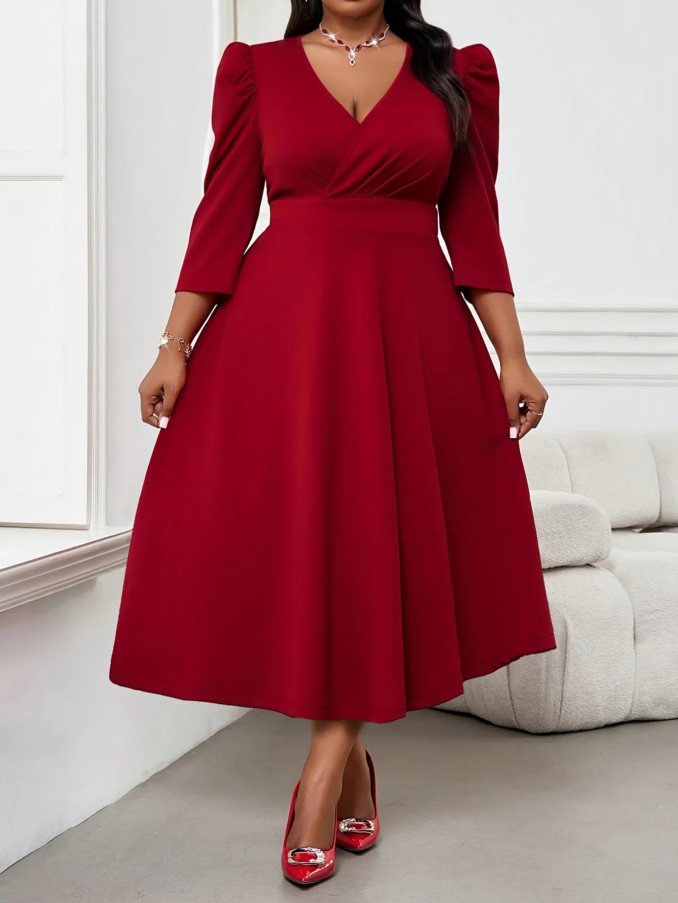 Elegant red dress three-quarter sleeves