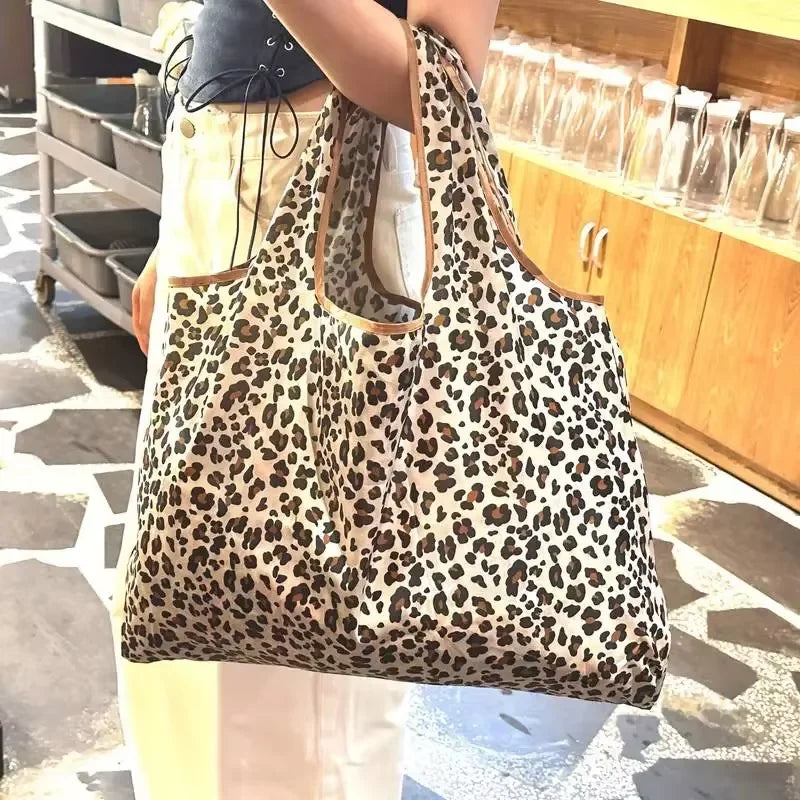 Large Capacity Leopard Print Hand Folding Handbag